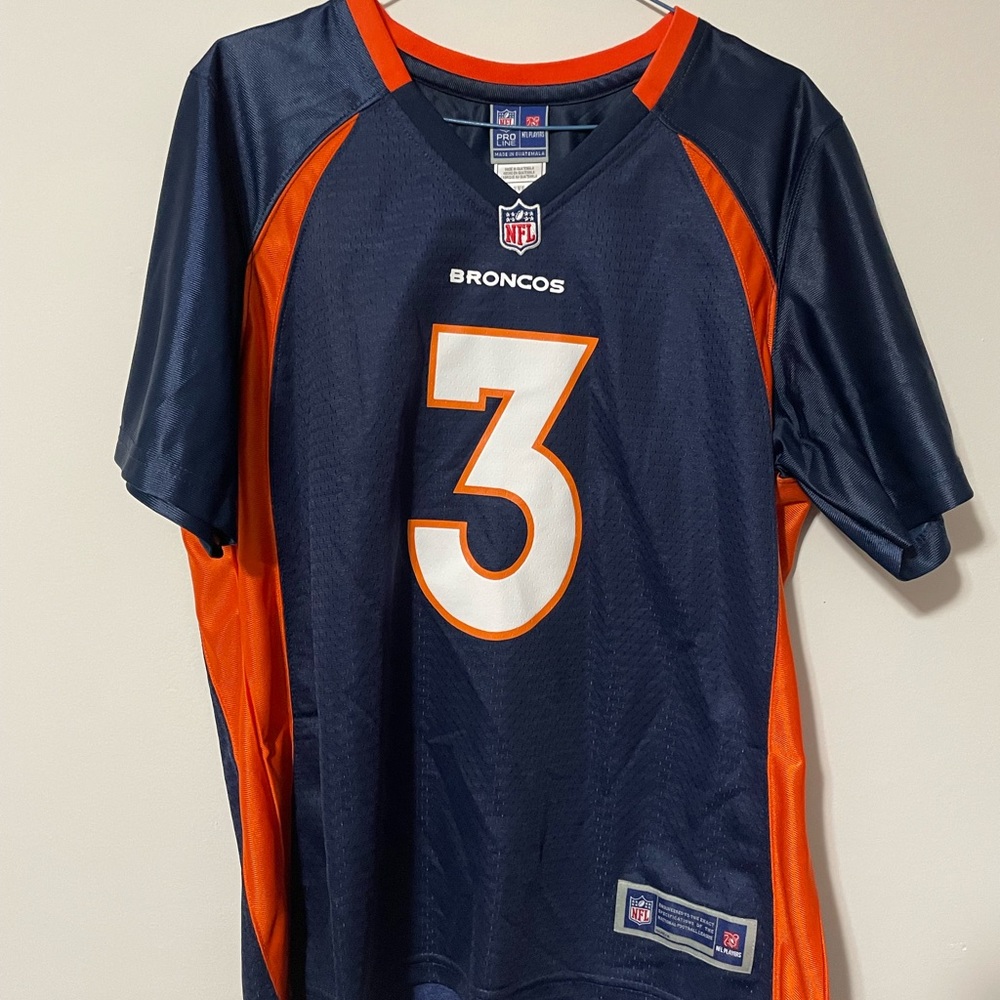 Denver broncos jersey size medium